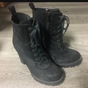 women’s black sz 8.5 high heel boots